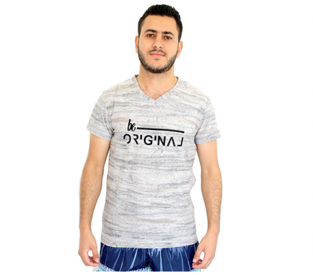 T-shirt Be original